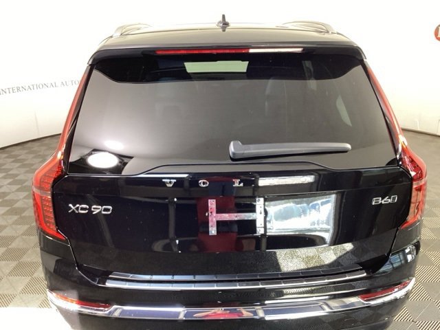 New 2026 Volvo XC90 B6 Plus w/ Protection Package Premier image 5