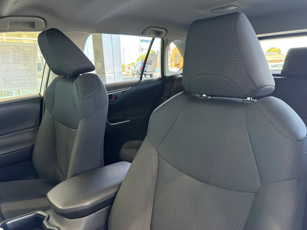 Certified 2025 Toyota RAV4 LE AWD/4WD image 21