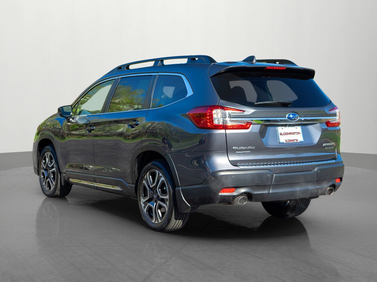 Used 2024 Subaru Ascent Limited w/ Technology Package AWD/4WD image 5
