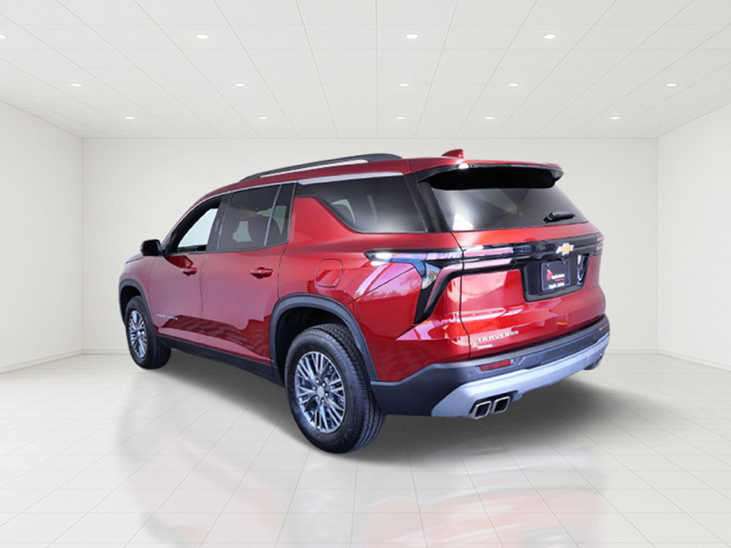 Used 2025 Chevrolet Traverse LT w/ Driver Confidence Package FWD image 4