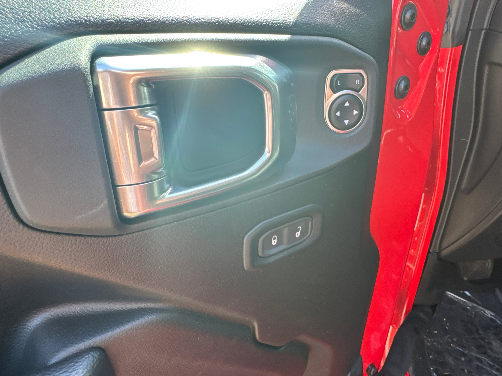 Used 2025 Jeep Wrangler Willys image 12