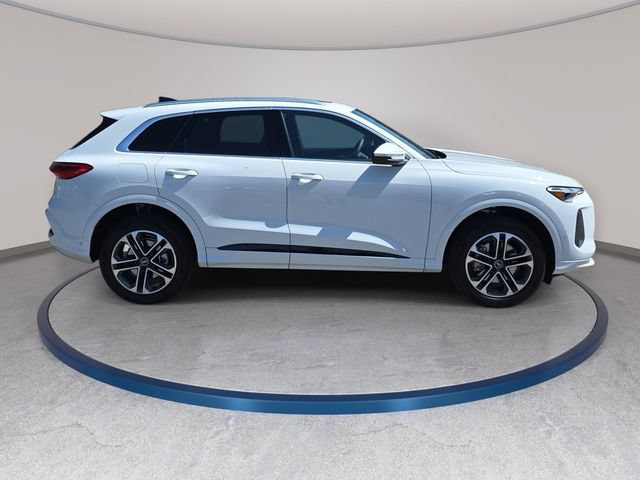 Used 2025 Audi Q5 Premium AWD/4WD image 4