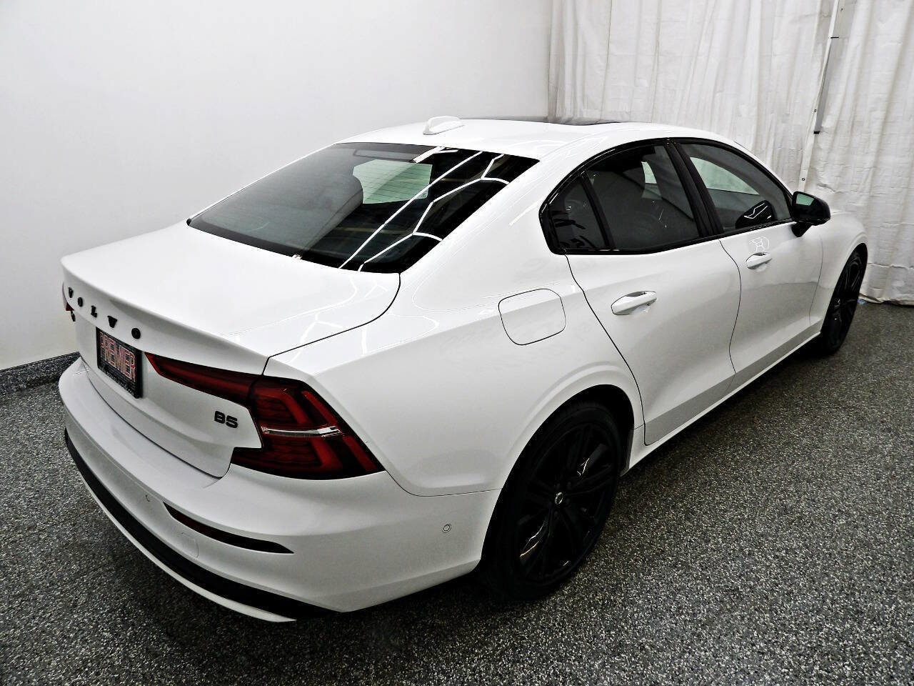 Used 2024 Volvo S60 B5 Plus image 6