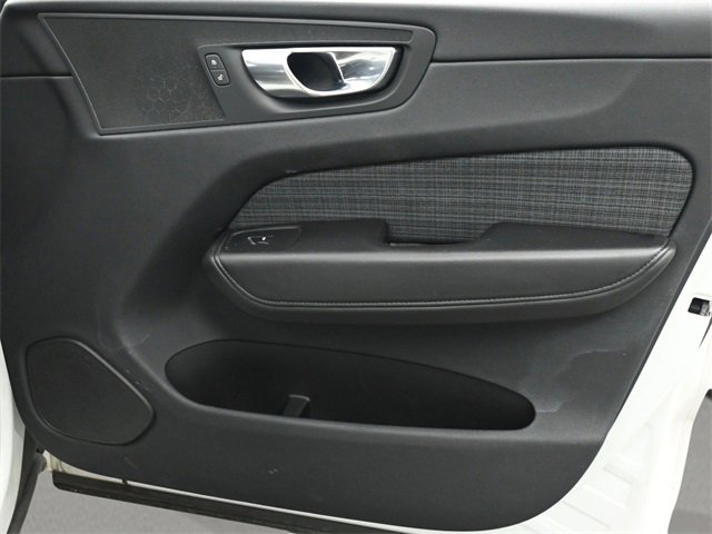 Used 2023 Volvo XC60 B5 Core image 19