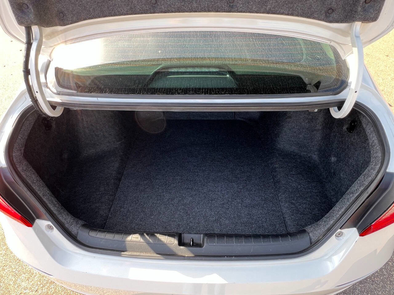 Used 2019 Honda Accord EX image 5