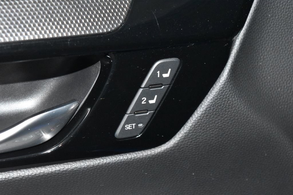 Used 2023 Honda CR-V EX-L image 5