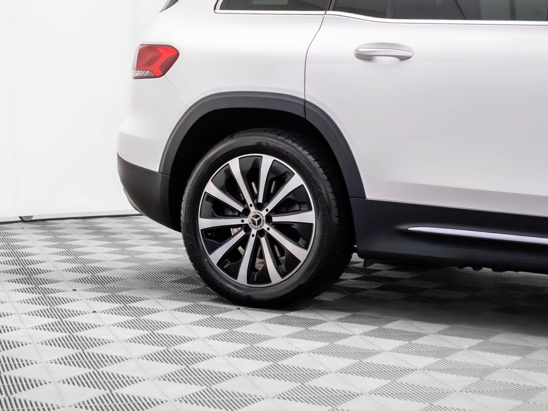 Used 2020 Mercedes-Benz GLB 250 4MATIC image 37