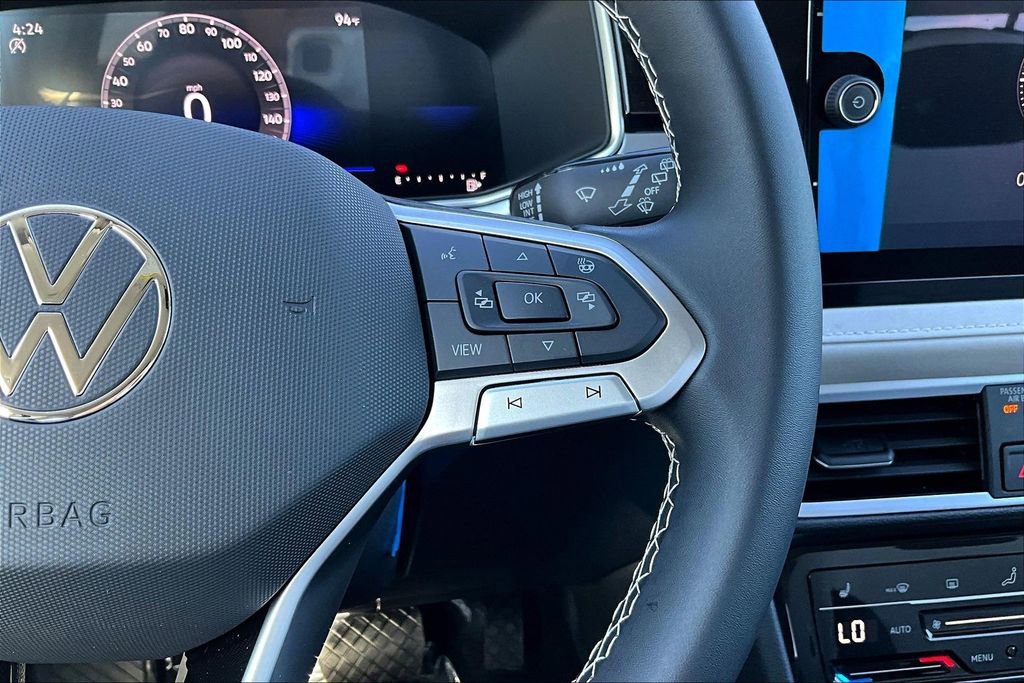 New 2026 Volkswagen Taos SE image 10