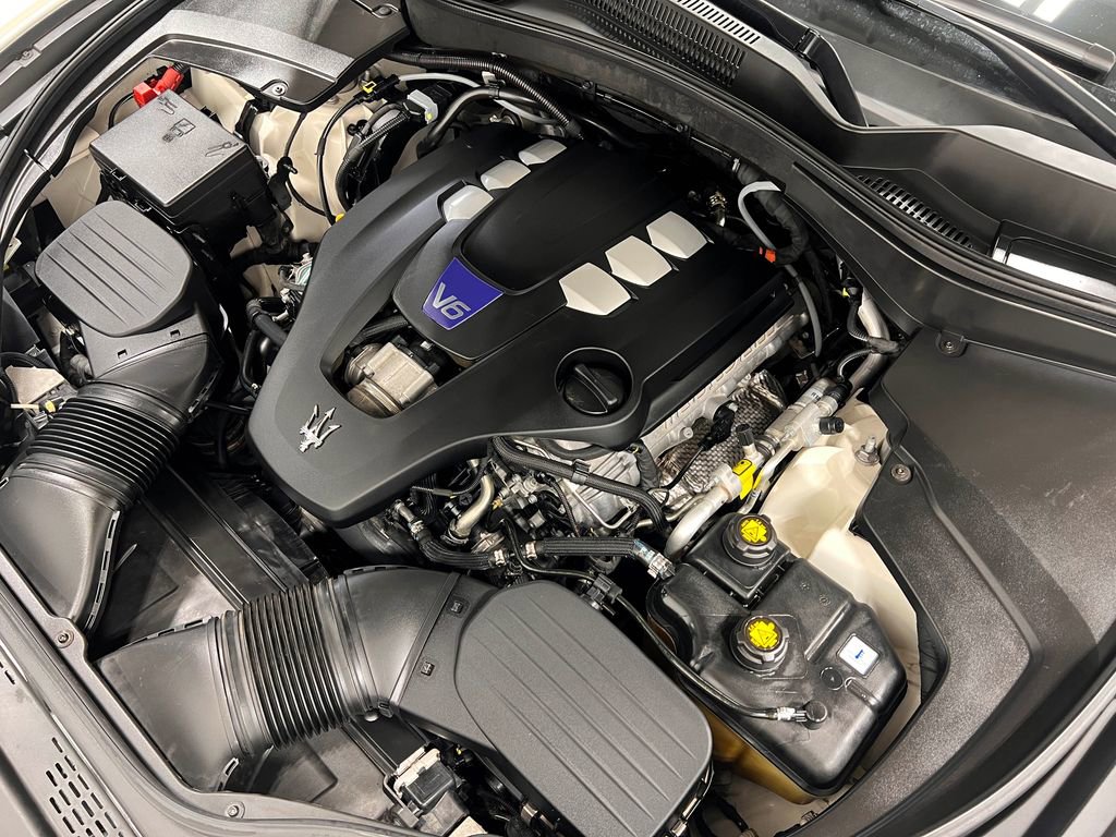 Used 2018 Maserati Levante S GranSport image 30