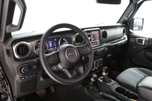 Used 2023 Jeep Wrangler Unlimited w/ Sun & Screen Package AWD/4WD image 16