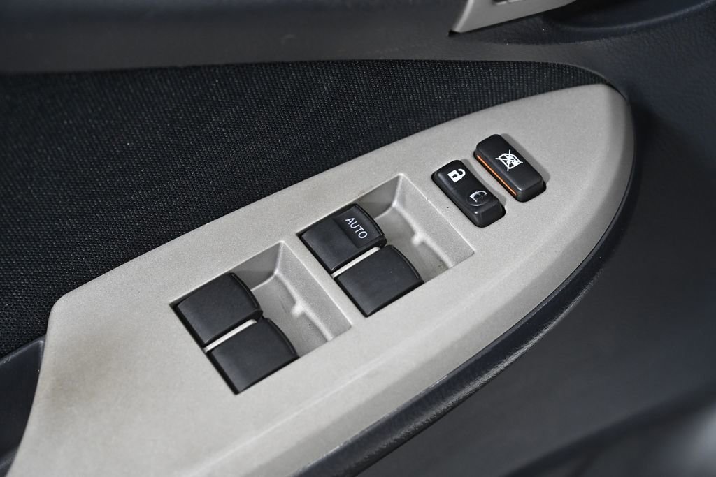 Used 2010 Toyota Corolla S image 18