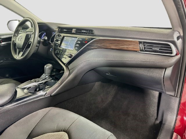 Used 2018 Toyota Camry LE w/ Convenience Package FWD image 29