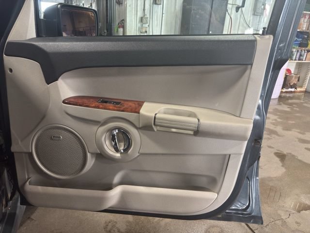 Used 2008 Jeep Commander Overland AWD/4WD image 27
