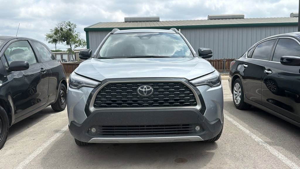 Certified 2025 Toyota Corolla Cross XLE AWD/4WD image 2