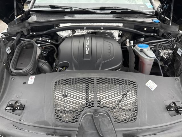 Used 2018 Porsche Macan Sport Edition image 51