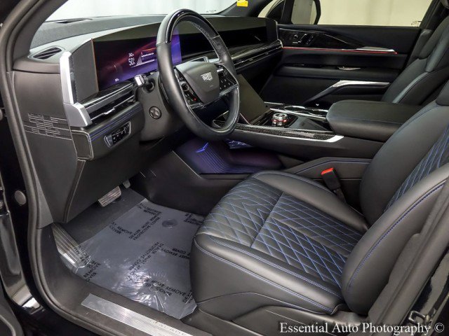 Used 2025 Cadillac Escalade IQ Luxury 1 w/ Smart Trailering package image 13