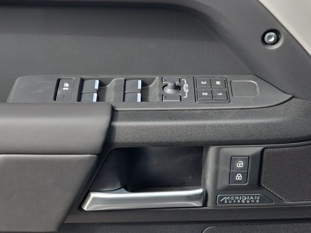 New 2026 Land Rover Defender 110 X AWD/4WD image 28