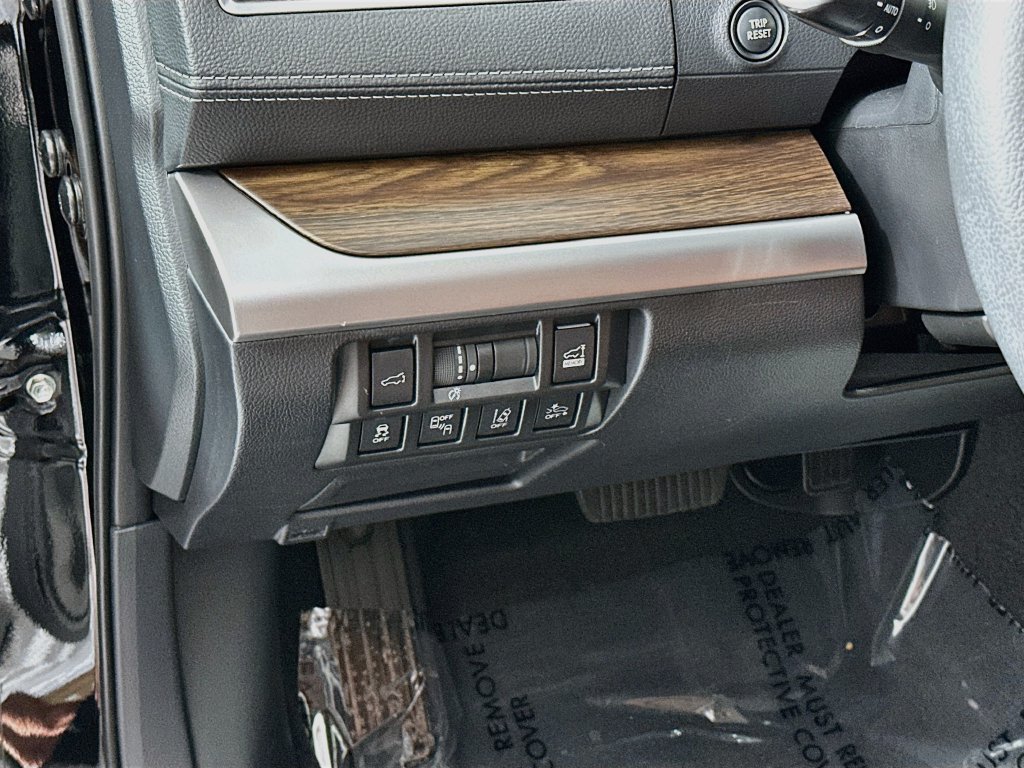 Used 2019 Subaru Outback 3.6R Touring AWD/4WD image 11
