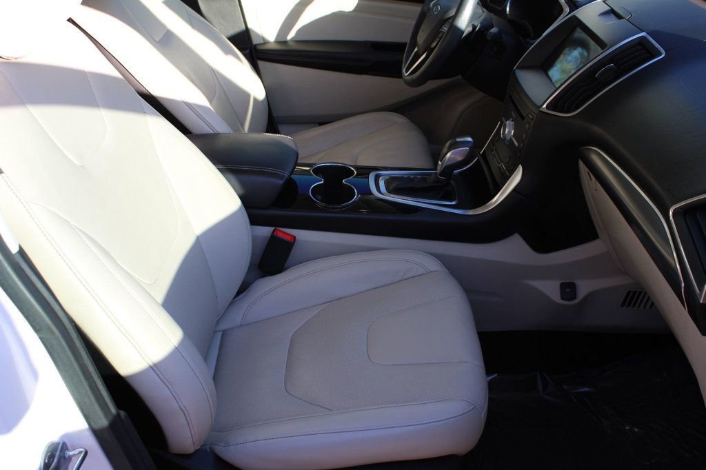 Used 2017 Ford Edge Titanium w/ Equipment Group 301A image 15