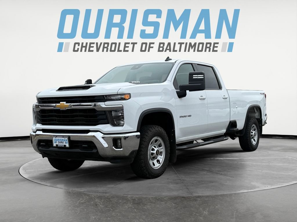 Used 2024 Chevrolet Silverado 3500 LT image 2