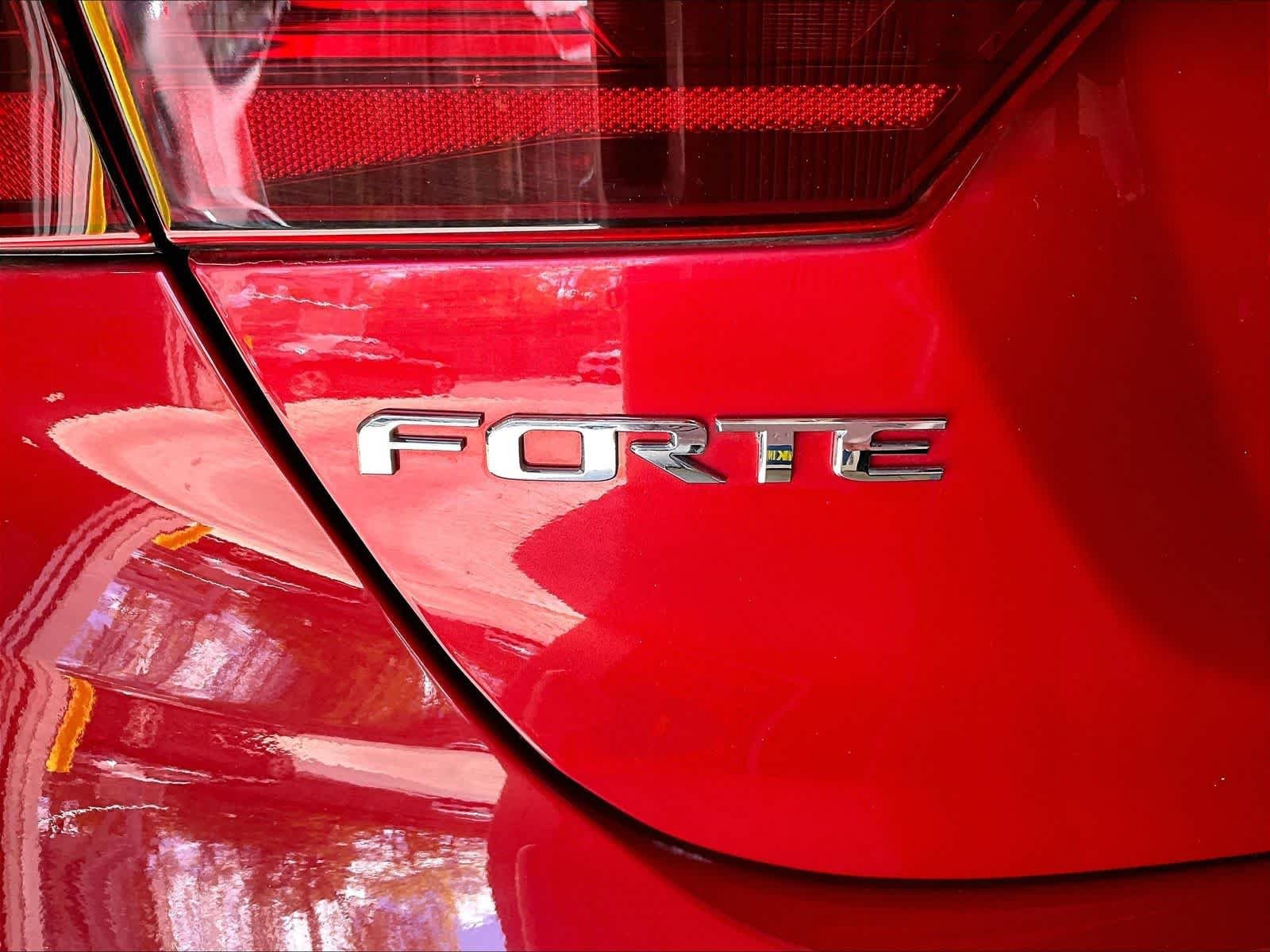Used 2021 Kia Forte LXS FWD image 29