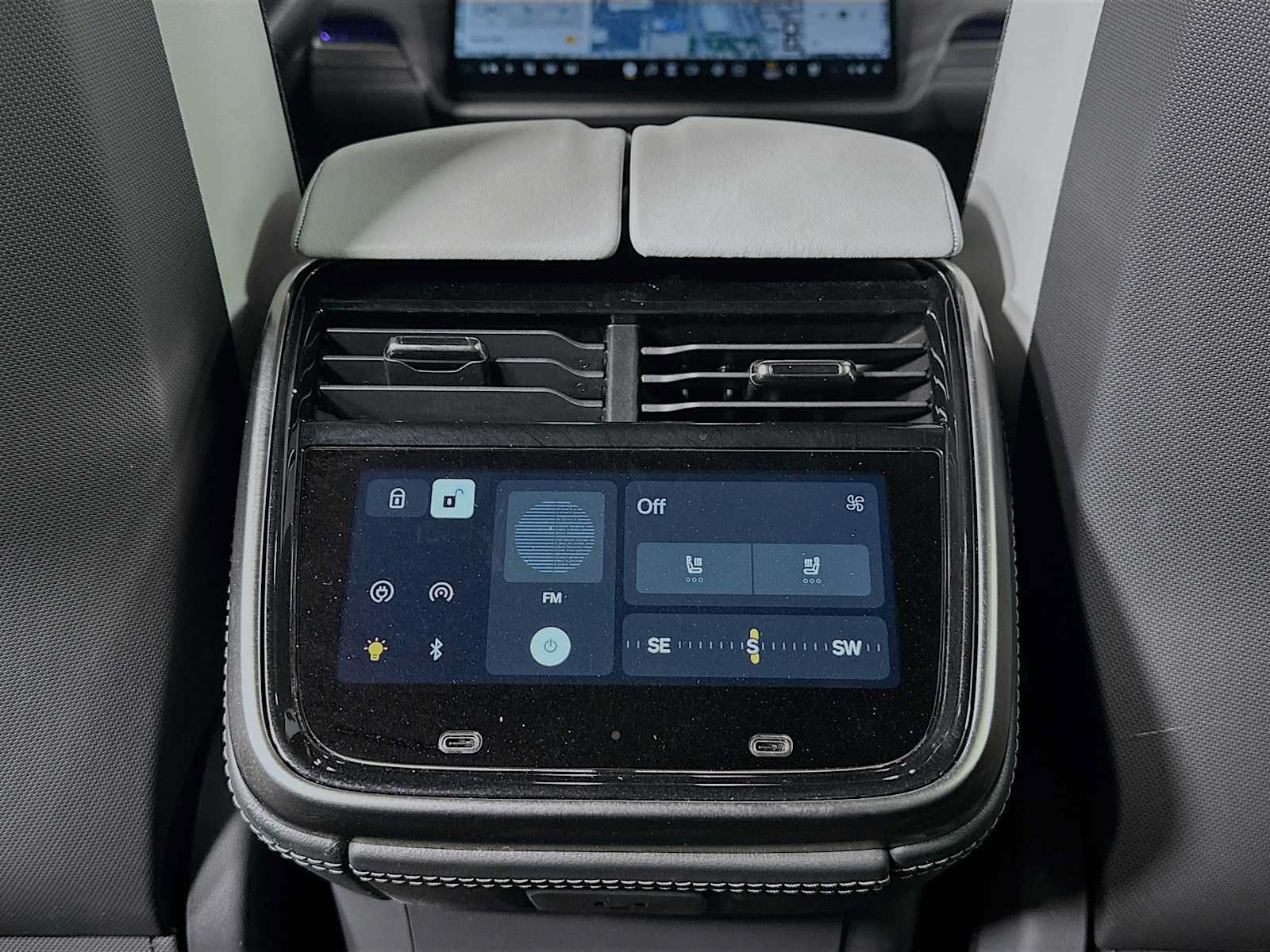 Used 2023 Rivian R1S Adventure AWD/4WD image 24