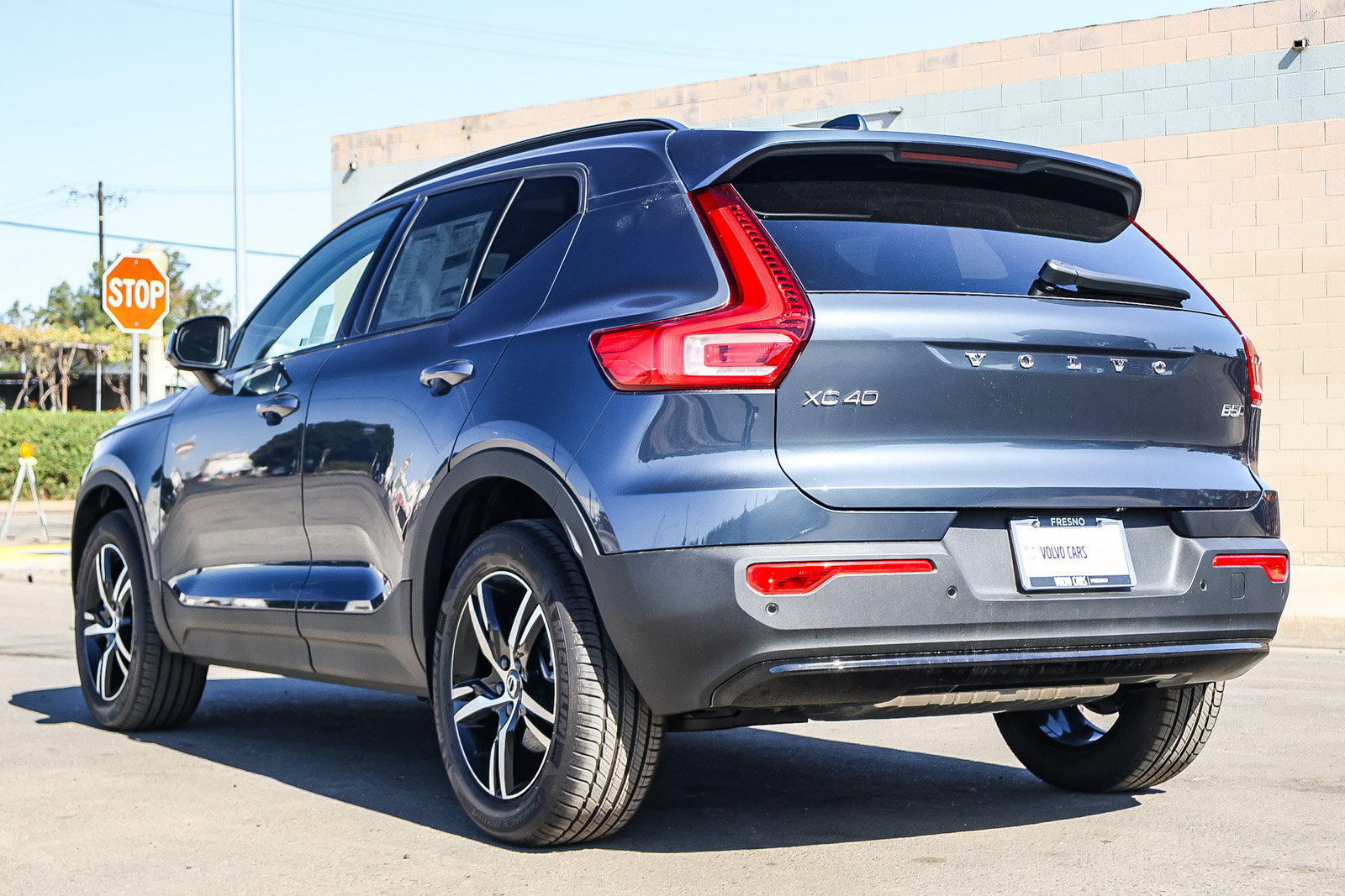 Used 2026 Volvo XC40 B5 Core AWD/4WD image 7
