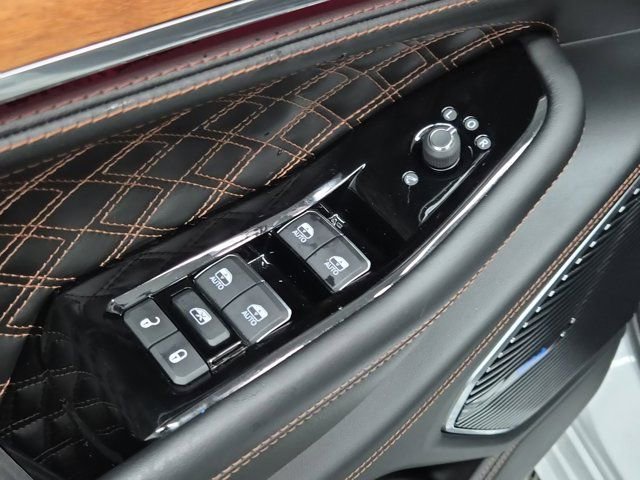 Used 2023 Jeep Grand Cherokee L Summit AWD/4WD image 21
