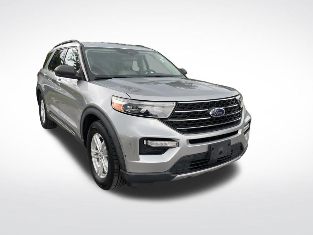 Used 2021 Ford Explorer XLT w/ Equipment Group 202A RWD image 2