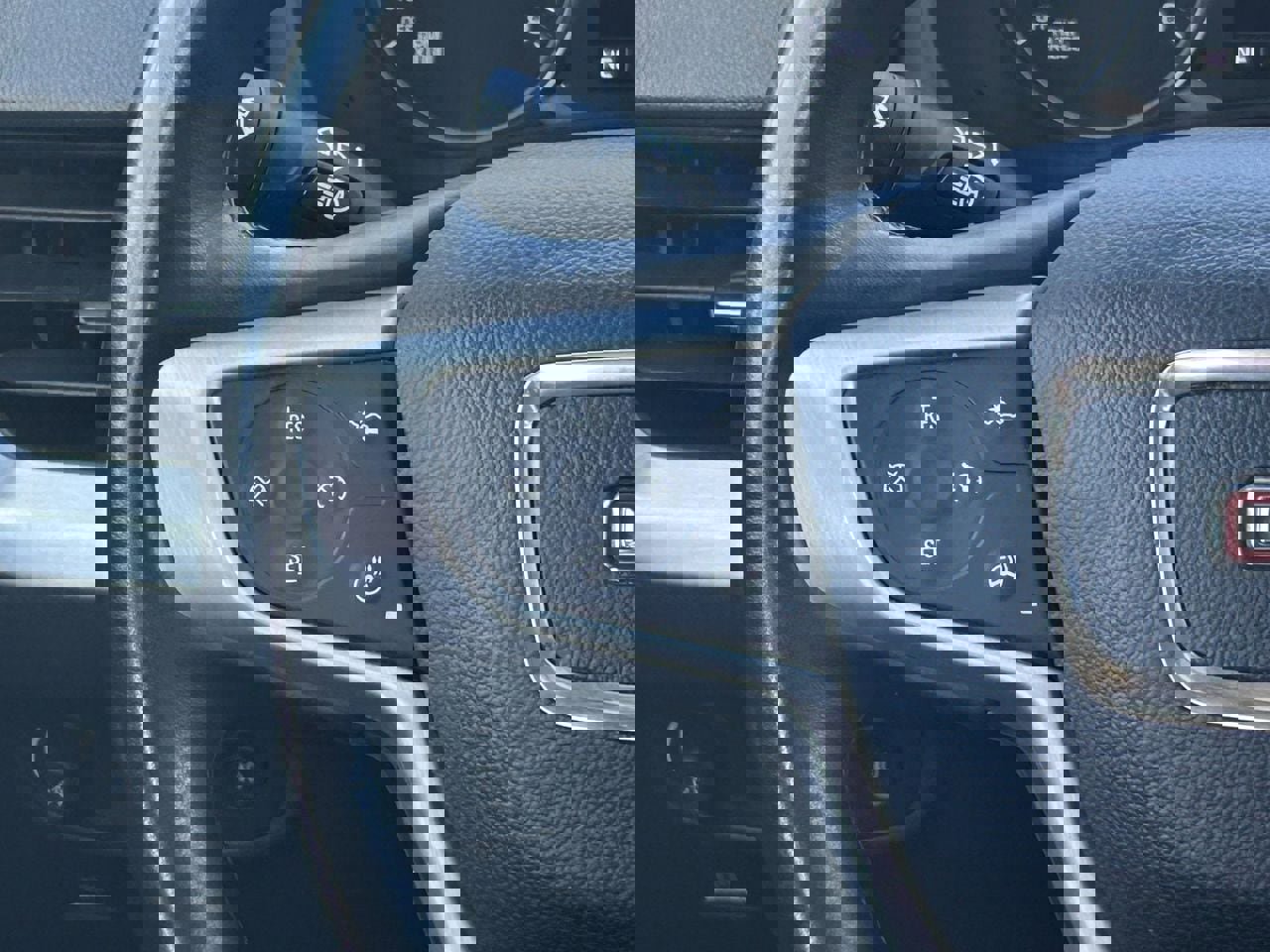 Used 2024 GMC Terrain SLT image 26