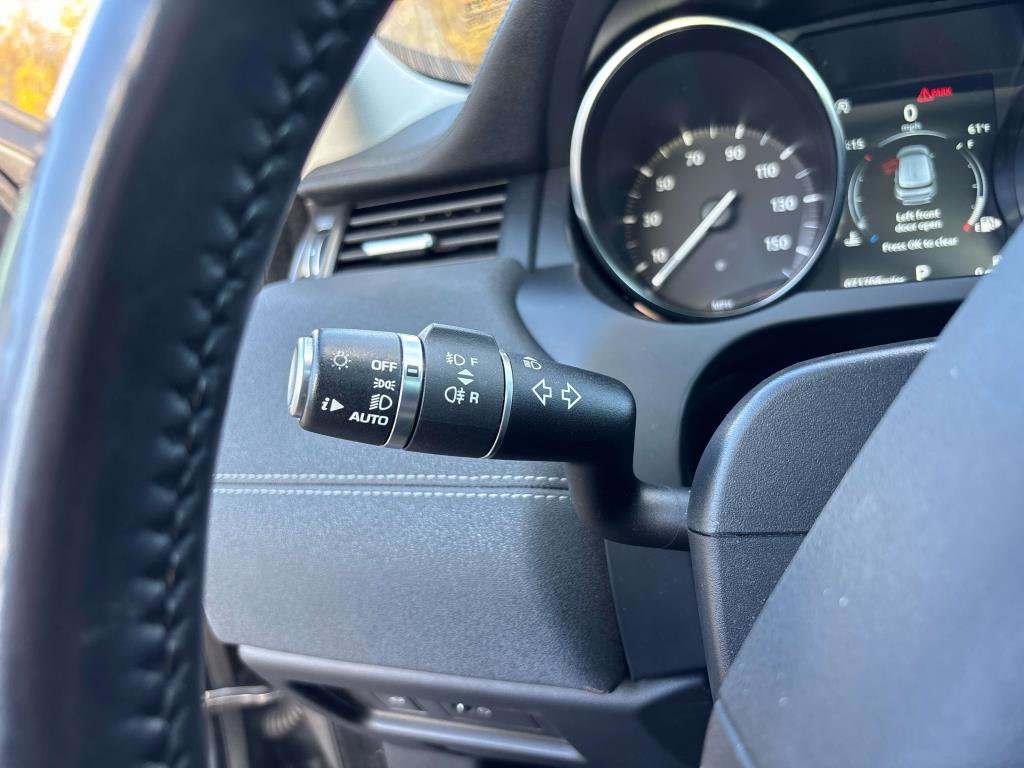 Used 2018 Land Rover Range Rover Evoque SE image 31