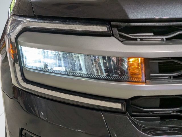 Used 2024 Ford Expedition XLT RWD image 9