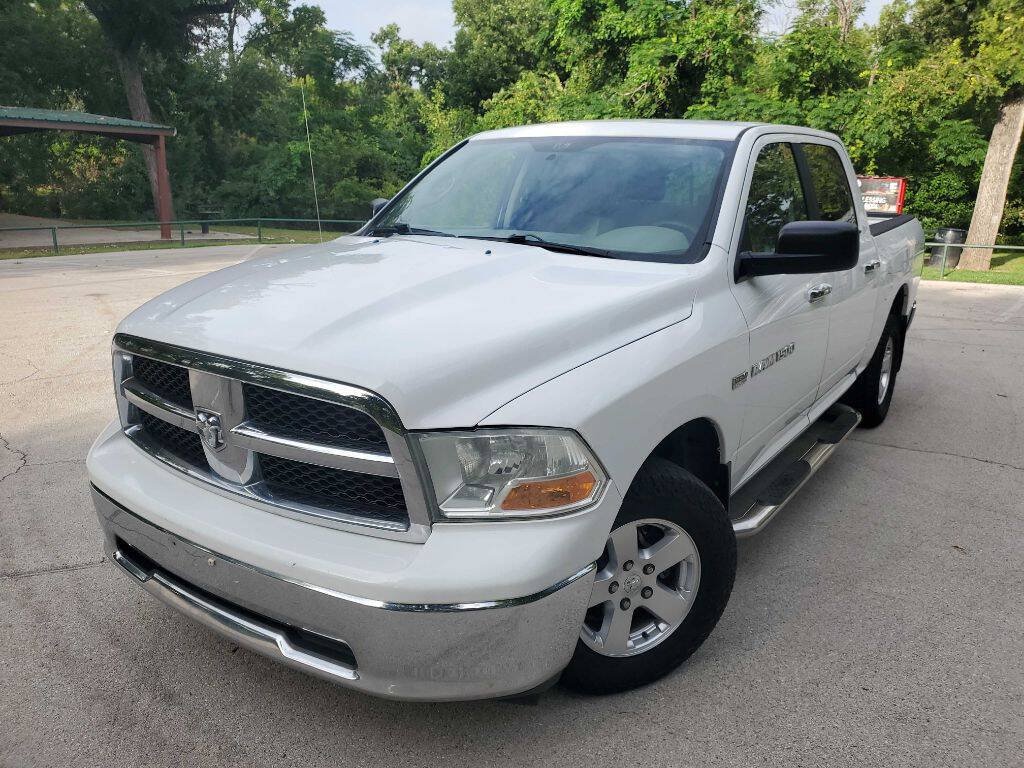 Used 2012 RAM 1500 Classic SLT AWD/4WD image 2