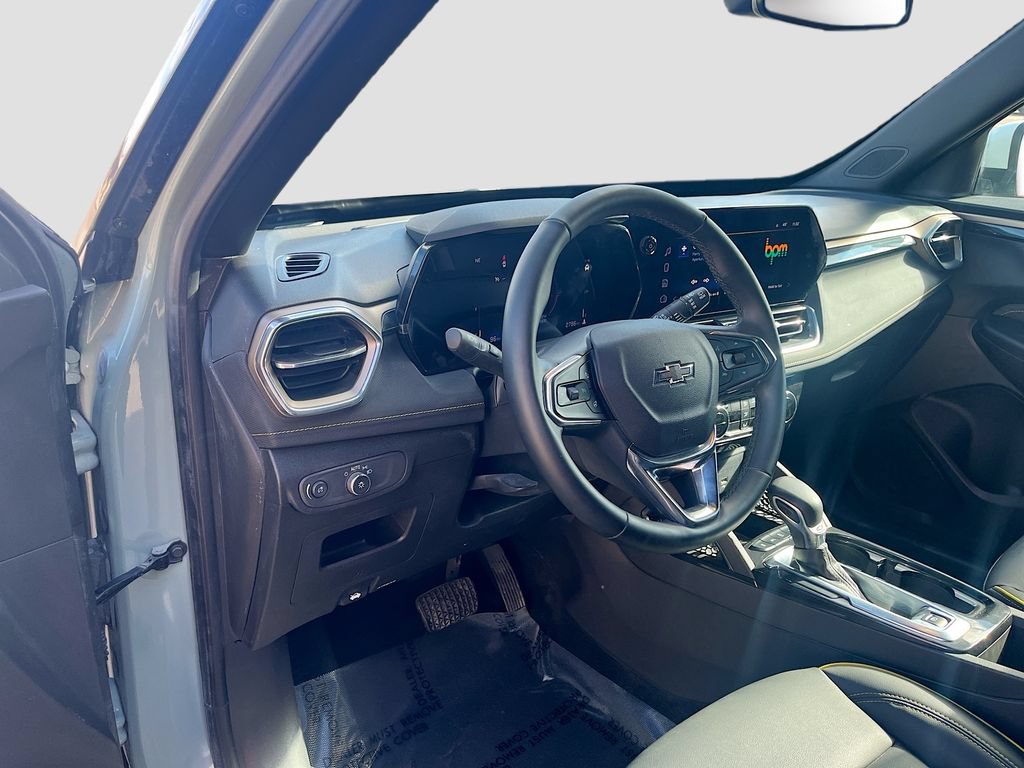 Used 2025 Chevrolet TrailBlazer ACTIV w/ Convenience Package AWD/4WD image 9