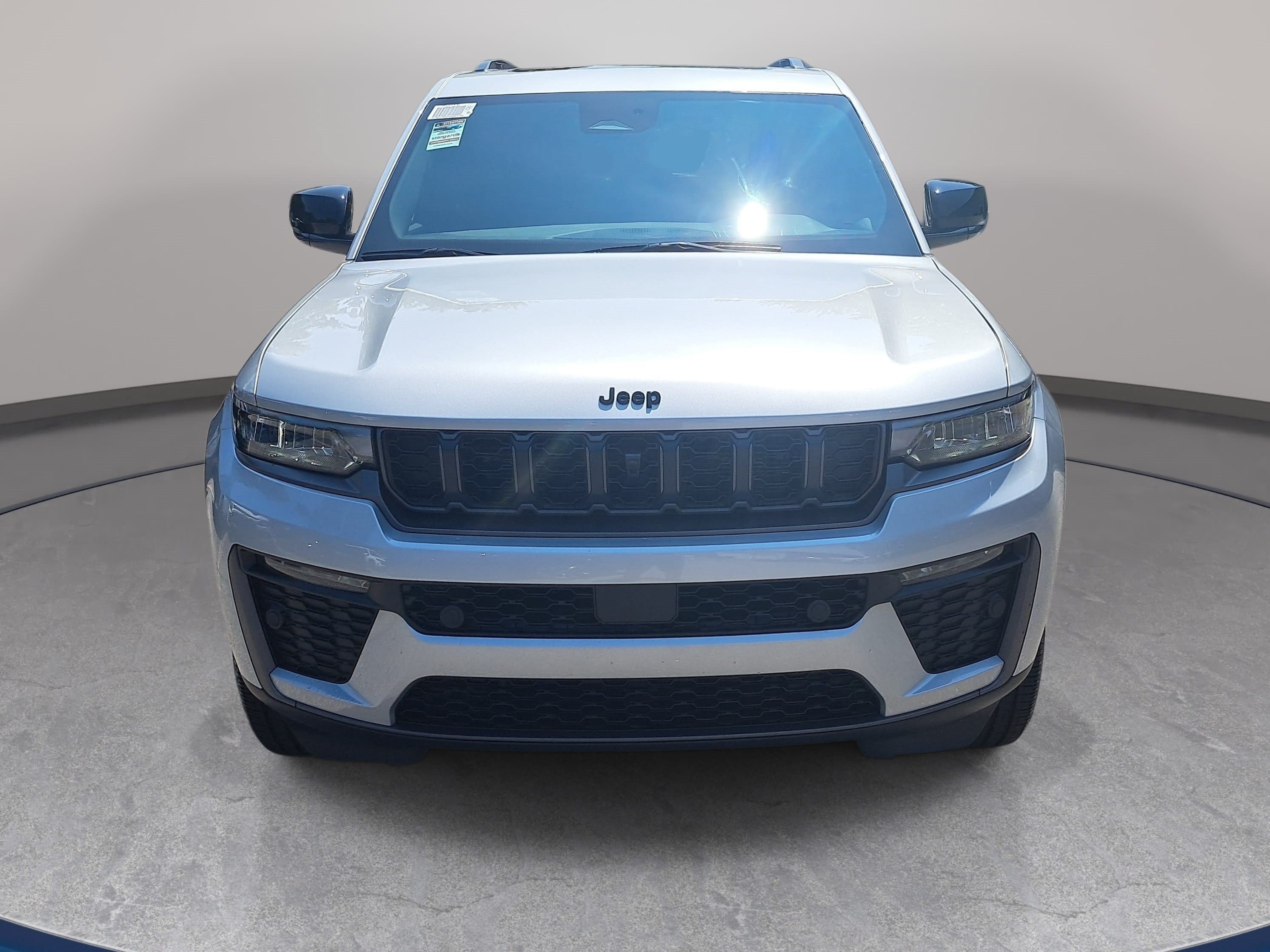 New 2026 Jeep Grand Cherokee Limited AWD/4WD image 2