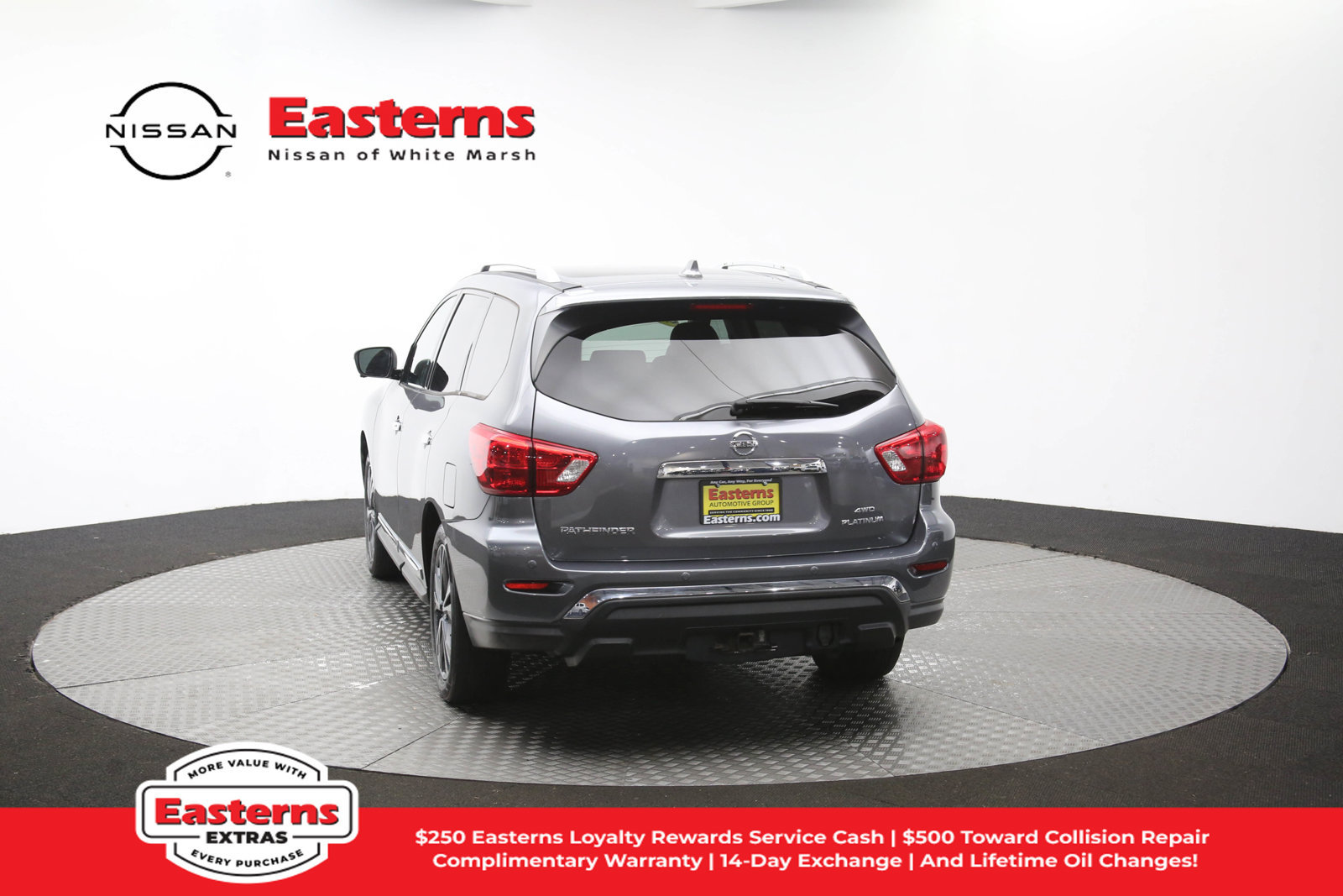 Used 2020 Nissan Pathfinder Platinum AWD/4WD image 39