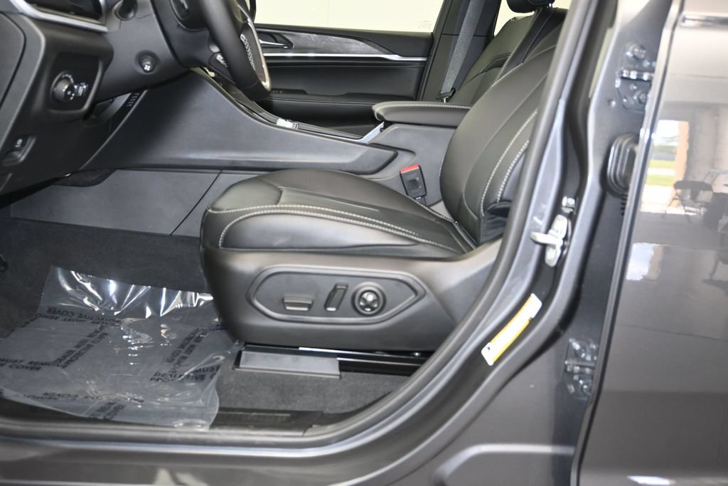 New 2026 Jeep Grand Cherokee Limited AWD/4WD image 22