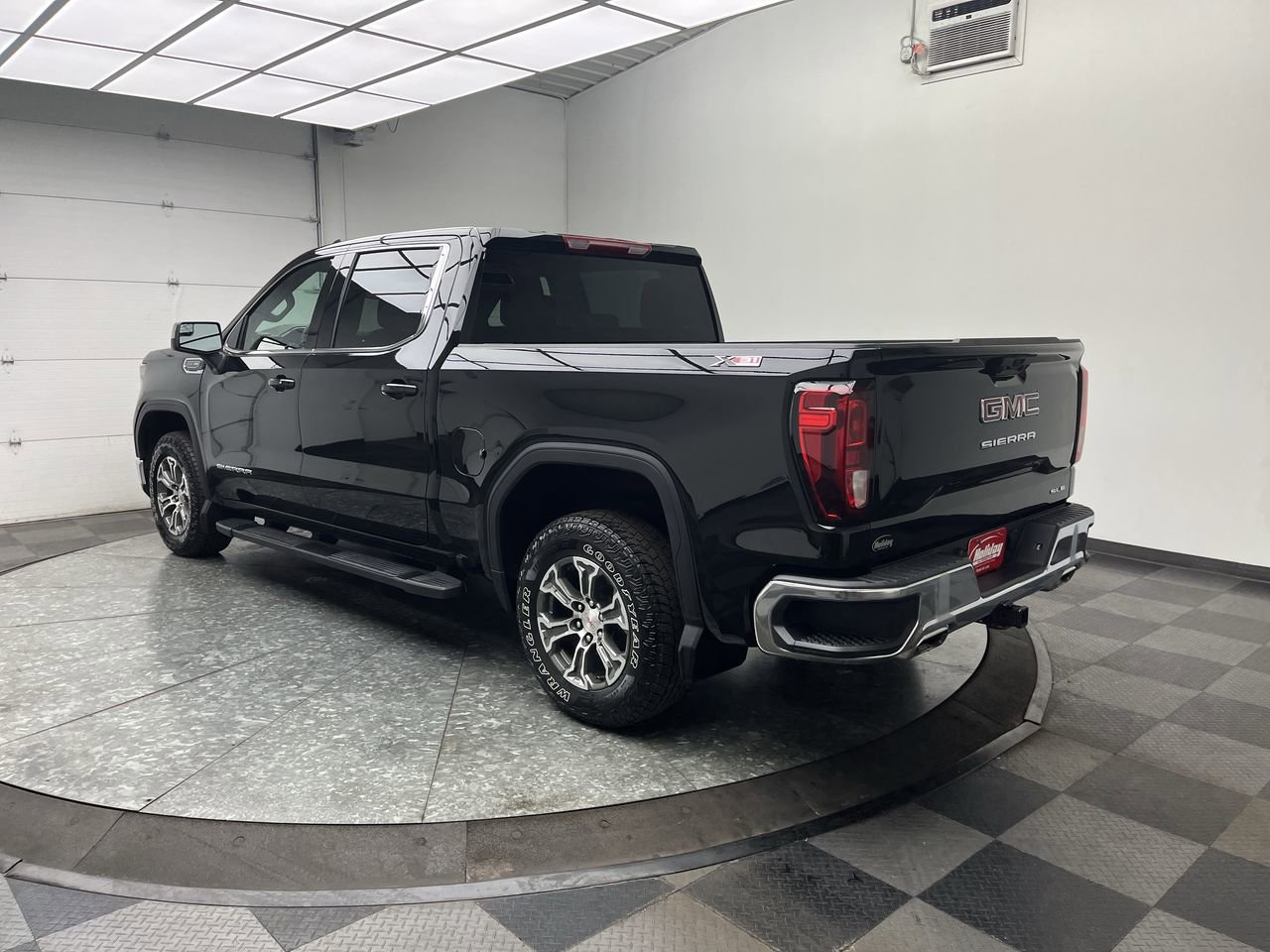 New 2026 GMC Sierra 1500 SLE AWD/4WD image 2