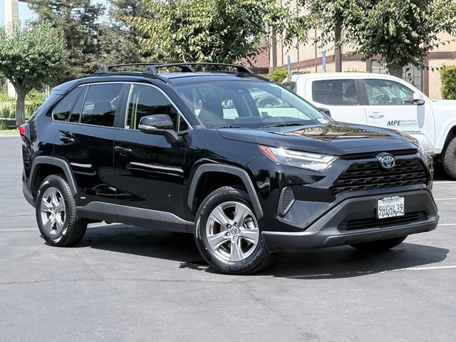 Used 2023 Toyota RAV4 LE AWD/4WD image 2