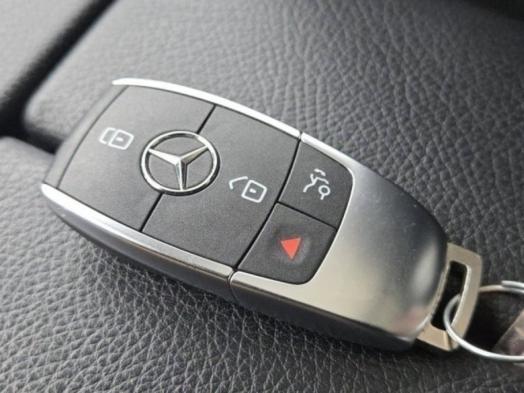 Used 2023 Mercedes-Benz GLS 450 4MATIC image 48