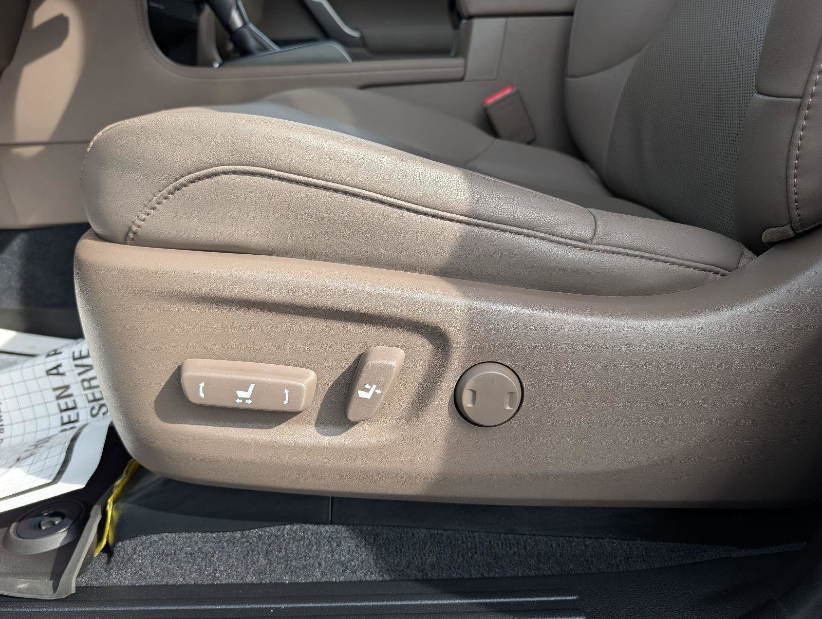 Certified 2023 Lexus GX 460 Premium w/ Premium Package image 8