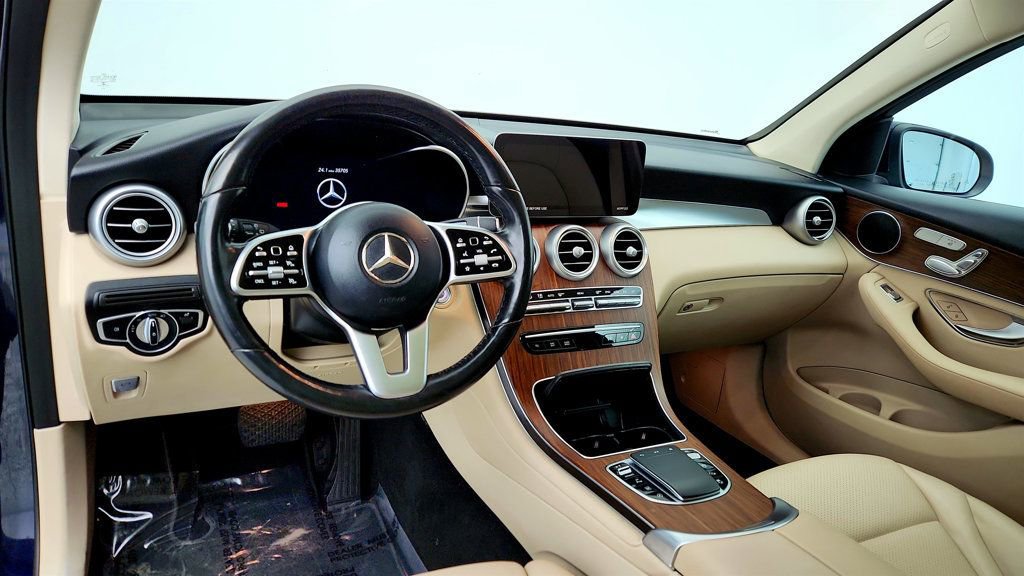 Used 2022 Mercedes-Benz GLC 300 4MATIC w/ Premium Package Lite image 12