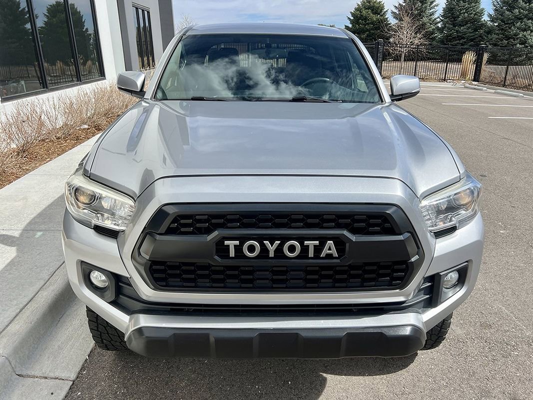 Used 2017 Toyota Tacoma TRD Off-Road image 4