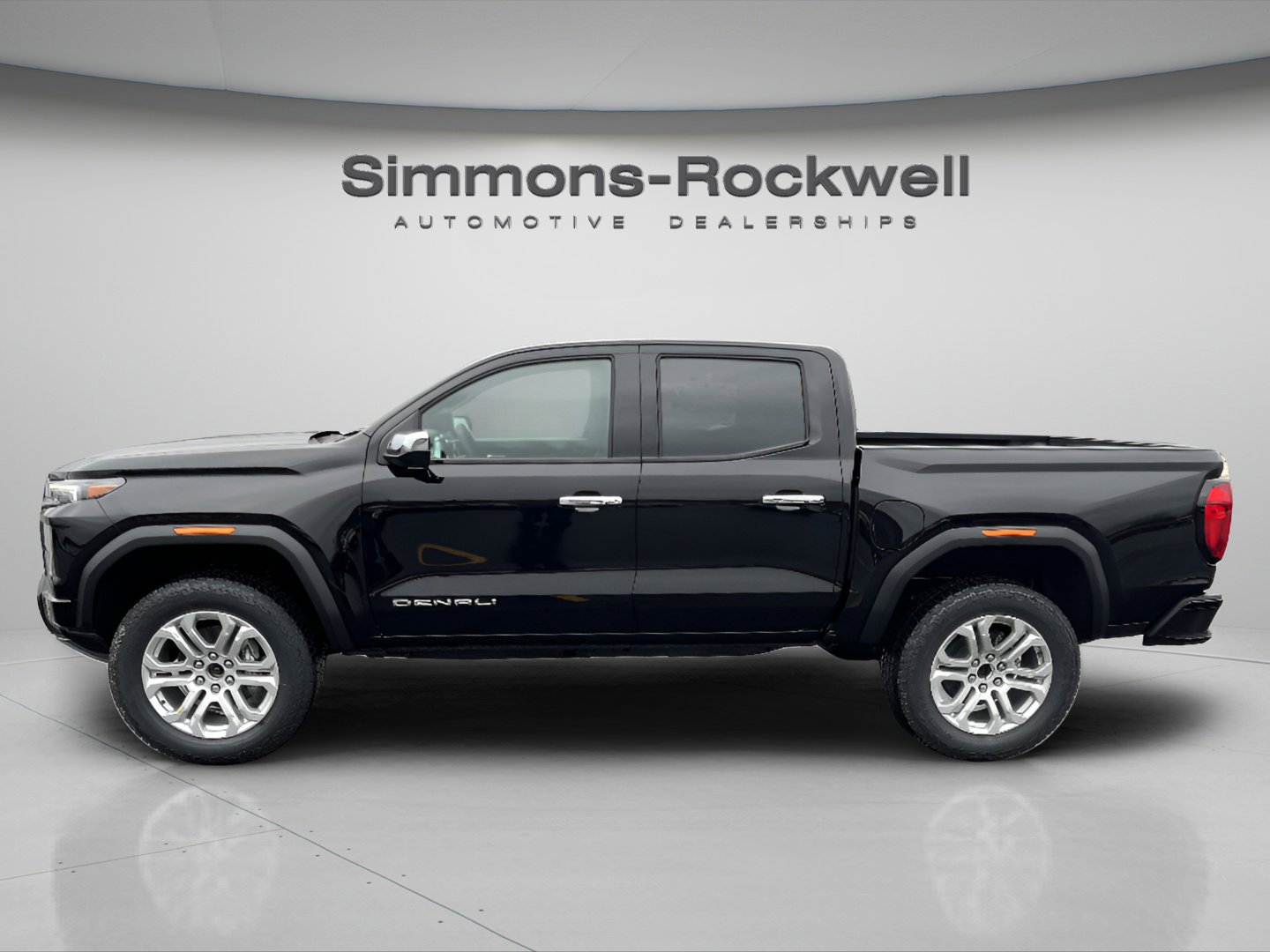 New 2026 GMC Canyon Denali w/ LPO, Denali Black Edition image 4