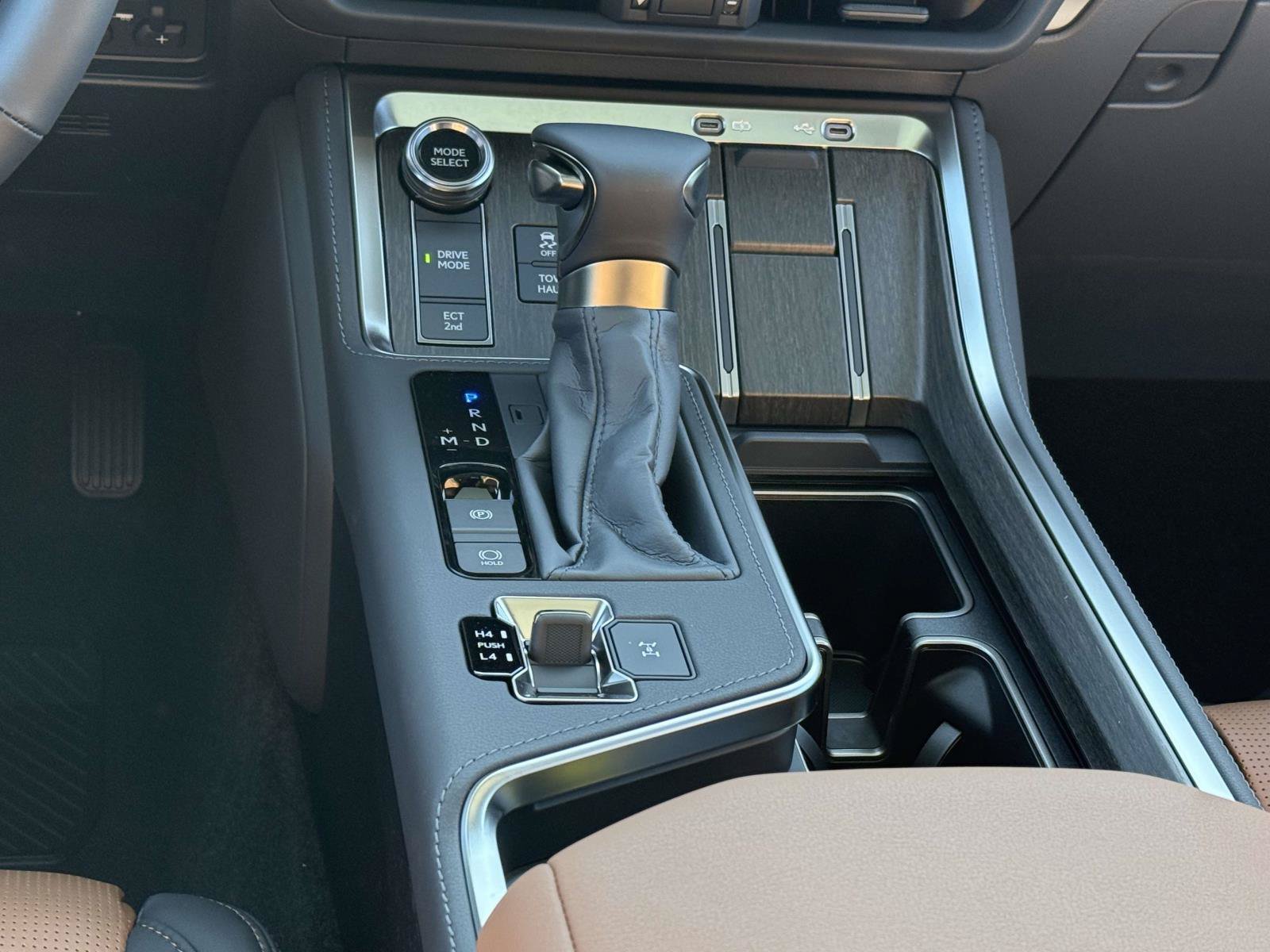 New 2026 Lexus GX 550 w/ Cold Area Package AWD/4WD image 15