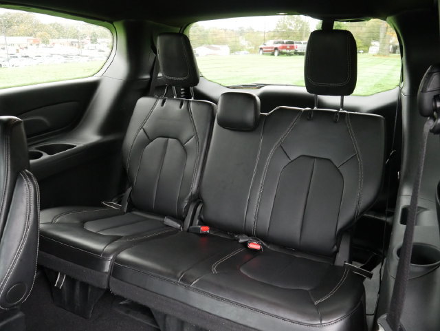 Used 2025 Chrysler Pacifica Select FWD image 22