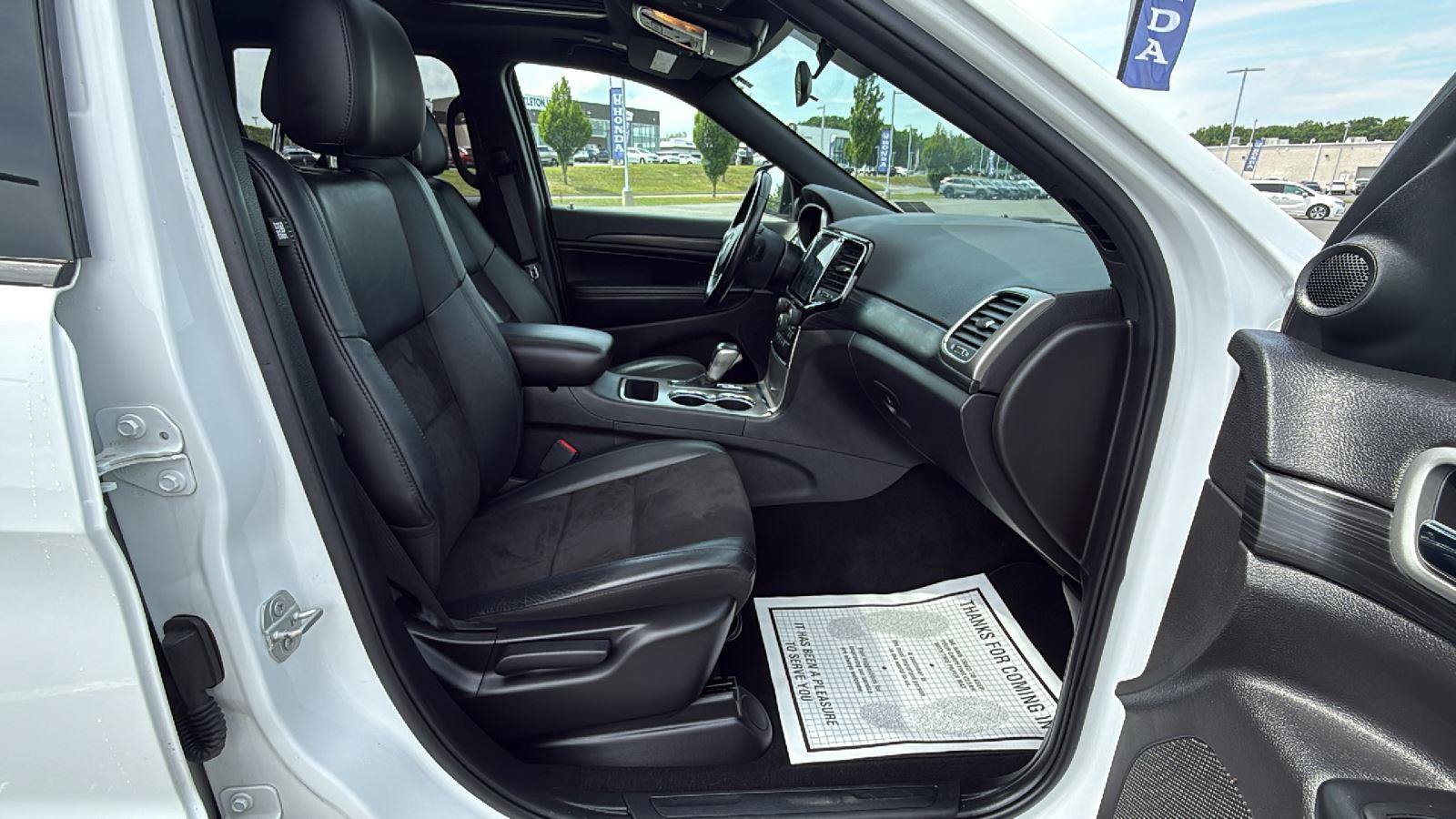 Used 2021 Jeep Grand Cherokee Laredo X AWD/4WD image 18