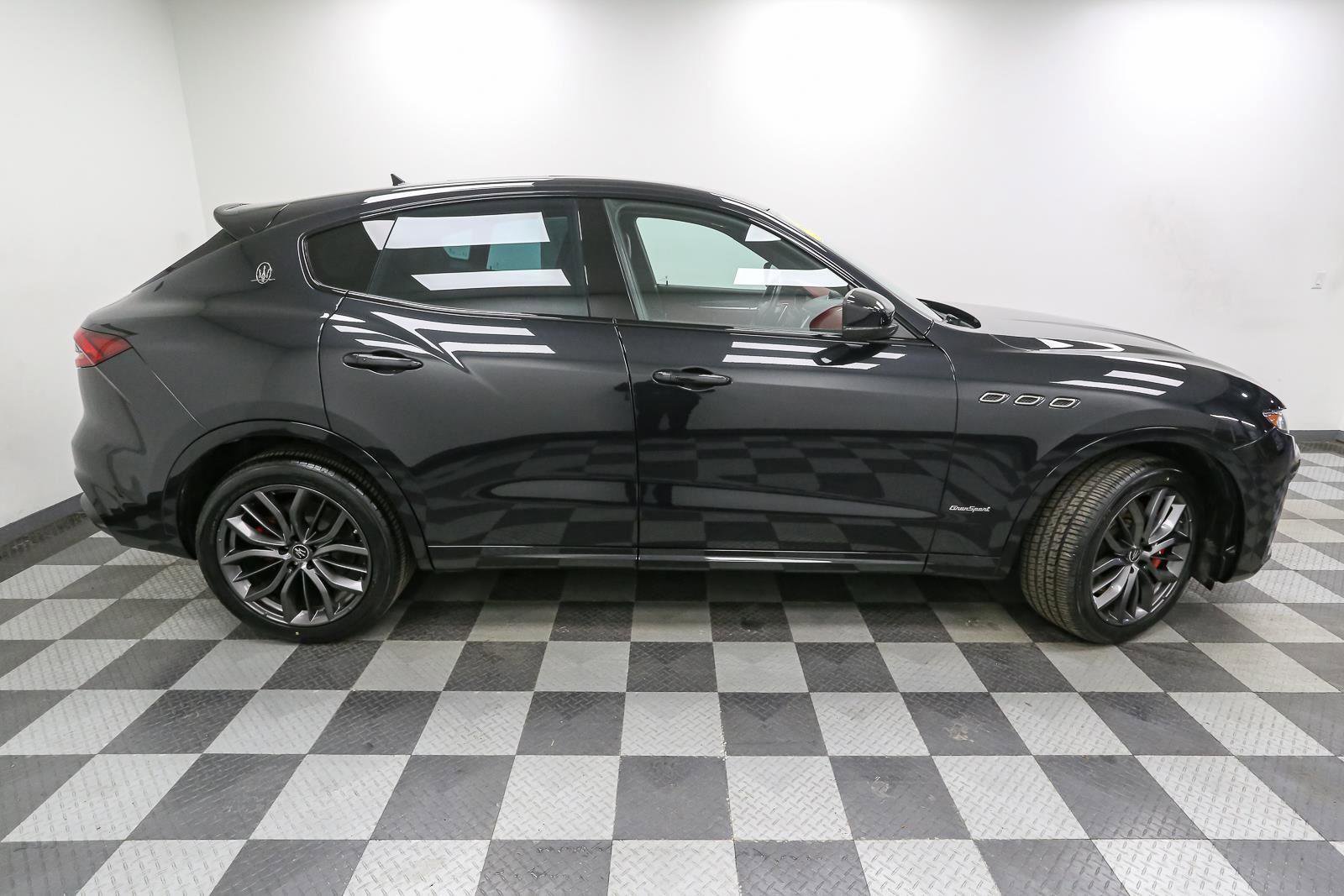 Used 2020 Maserati Levante S GranSport image 7