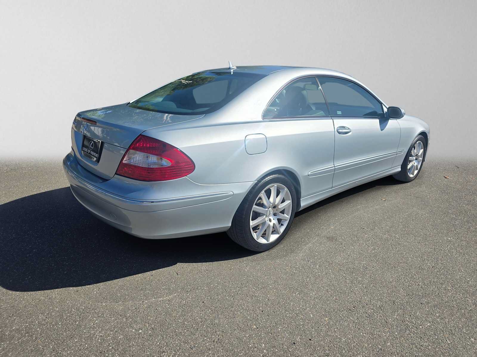 Used 2007 Mercedes-Benz CLK 350 Coupe image 3