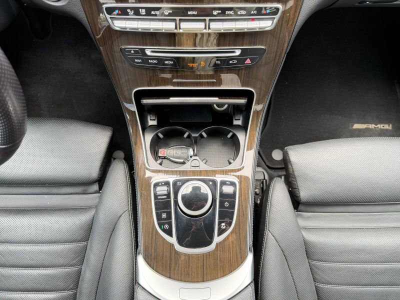 Used 2019 Mercedes-Benz GLC 300 4MATIC image 23